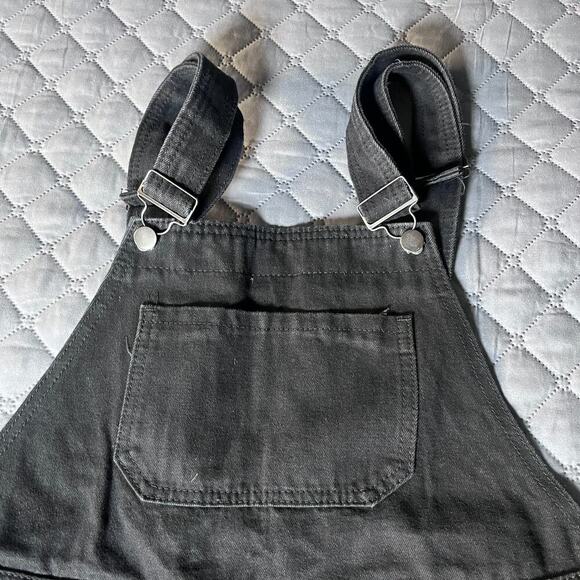 ✨Boohoo Women’s Betty Black Denim Dungaree Skirt Size 12 US Overalls NWT - Picture 2 of 7